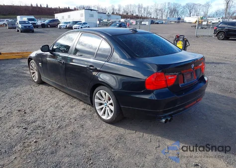 2011 BMW 328I xDrive z USA, uszkodzony, nr VIN WBAPK5C53BF126850